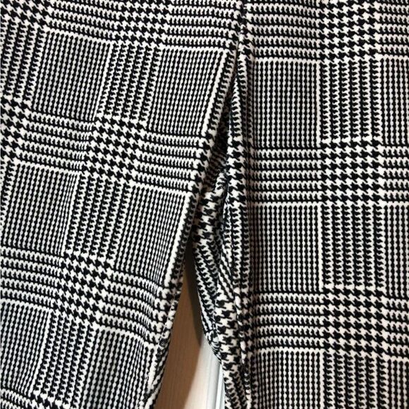 Lands' End High Rise Slim Pant Houndstooth
Velvety Soft Corduroys Size 8 - Picture 6 of 7